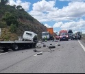 Condutor ferido em colisão entre dois camiões na Via do Infante 