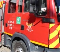 Bombeiros tentam resgatar duas pessoas soterradas em queda de muro em Albufeira
