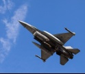 Força Aérea enviou F-16 para acompanhar avião civil com "potencial ameaça de bomba"