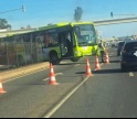 Colis&atilde;o entre autom&oacute;vel e autocarro na EN125, no concelho de Faro, faz um ferido grave
