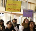 Habita&ccedil;&atilde;o: Meia centena protesta em Faro e afirma n&atilde;o ter medo da pol&iacute;cia