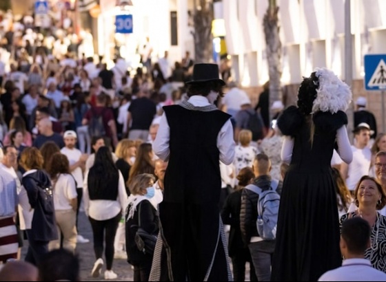 Carvoeiro – Noite Black & White espera por milhares de visitantes na 10ª edição 