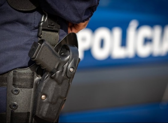 Prisão preventiva para assaltante de lojas e alojamento local em Olhão