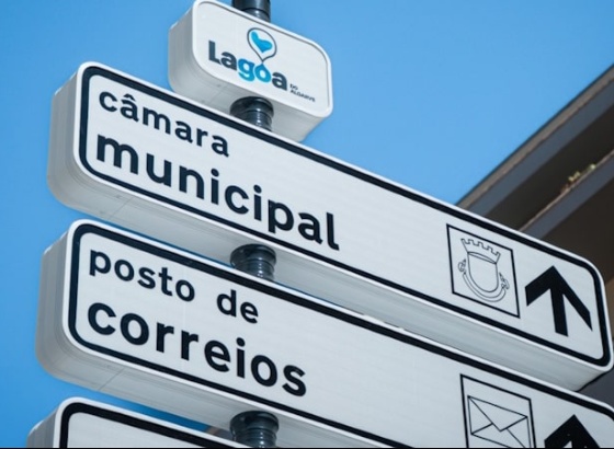 Concelho de Lagoa com sinalização «uniformizada e moderna»