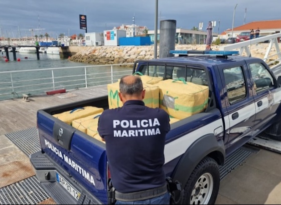 Polícia Marítima de Vila Real de Stº António apreende 21 fardos de estupefaciente