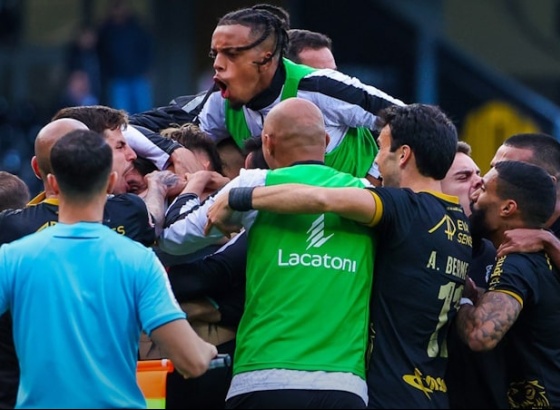 Farense "arranca" triunfo em Guimarães e mantém-se na luta pela permanência