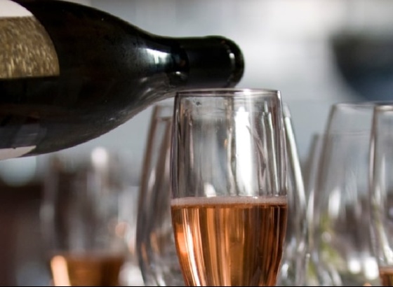 Serviço de vinhos é tema de formação gratuita em Lagoa 