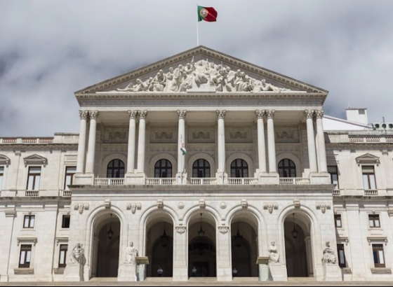 Mais de 10 milhões de eleitores escolhem hoje os 230 deputados