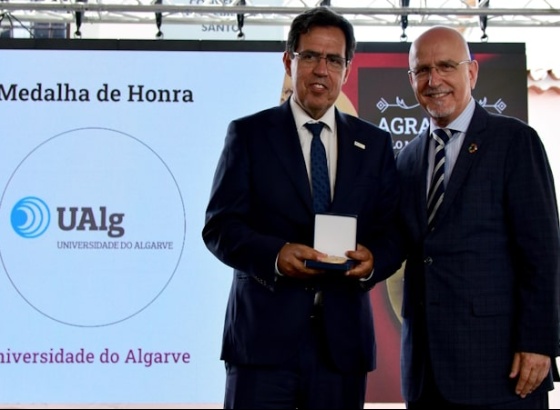 Universidade do Algarve recebeu medalha de honra do Município de Loulé