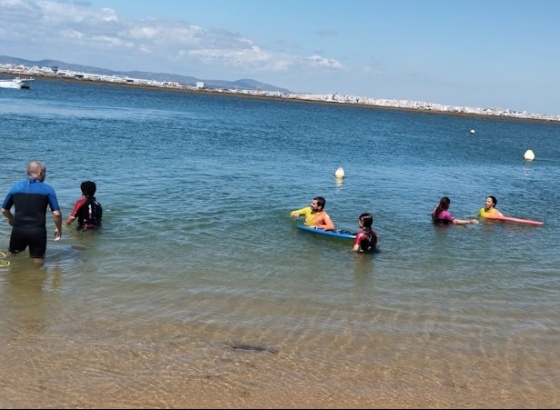 Projeto-piloto promoveu segurança aquática na Praia de Faro