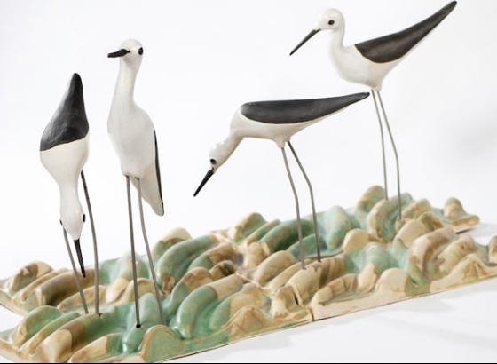 Exposição da ceramista Bernadette Martins inspirada na paisagem e fauna do Algarve