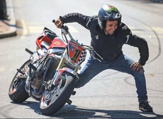 Campeão mundial de Freestyle apresenta performance no XX Convívio Motard de Moncarapacho
