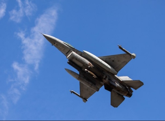 Força Aérea enviou F-16 para acompanhar avião civil com "potencial ameaça de bomba"
