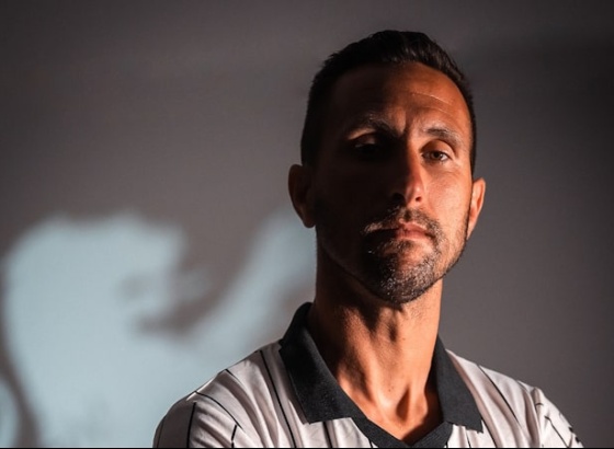 Central Rúben Fernandes é novidade no primeiro dia de trabalho do Farense