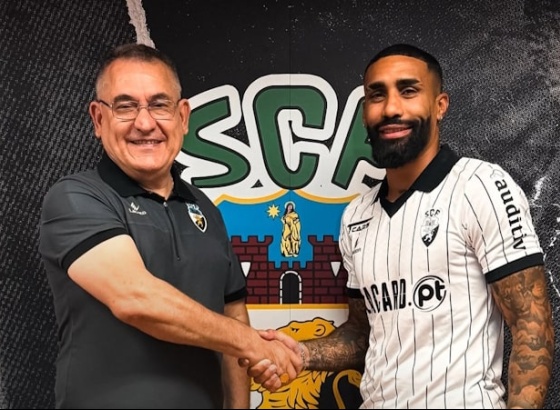 Lateral Derick Poloni renova por uma época com o Farense
