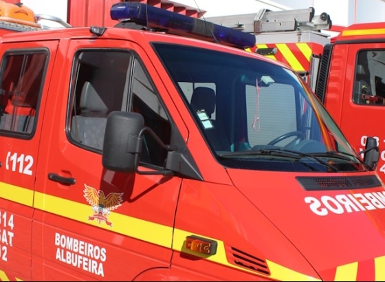 Autoridades fazem buscas por pessoa em conduta de saneamento em Albufeira