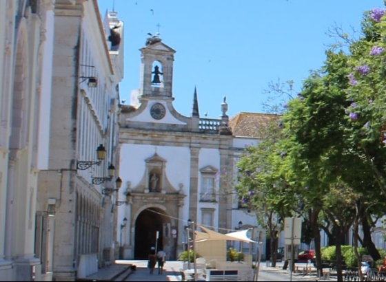 Arco da Vila de Faro recebeu obras de conservação que são inauguradas segunda-feira