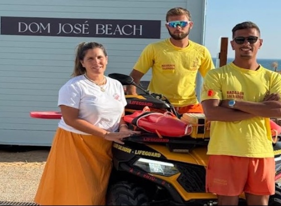 Equipa de socorro assistiu idosa em paragem cardiorrespiratória na praia de Quarteira