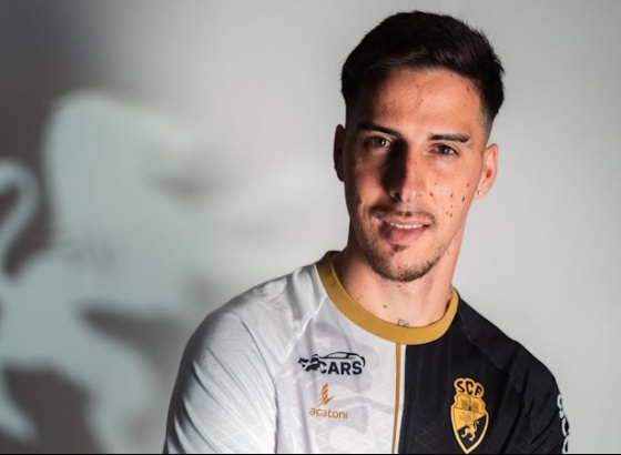 Avan&ccedil;ado australiano Anthony Carter refor&ccedil;a Farense cedido pelo Santa Clara