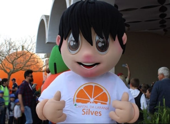 Raquel Tavares, Matias Dam&aacute;sio e o grupo Bandidos do Cante atuam na 10.&ordf; Mostra Silves Capital da Laranja