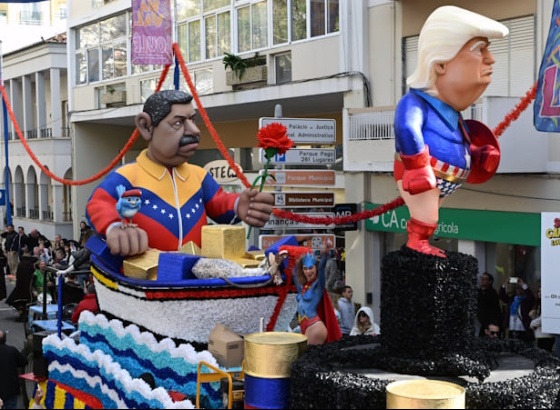 25 mil foli&otilde;es estiveram no primeiro dia do Carnaval de Loul&eacute; 