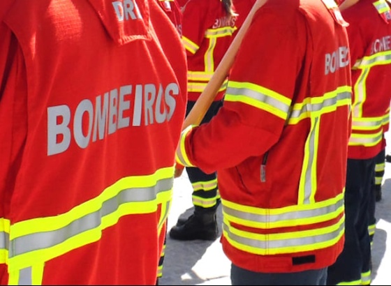 Bombeiros de Portim&atilde;o ajudam a &ldquo;apanhar&rdquo; assaltante