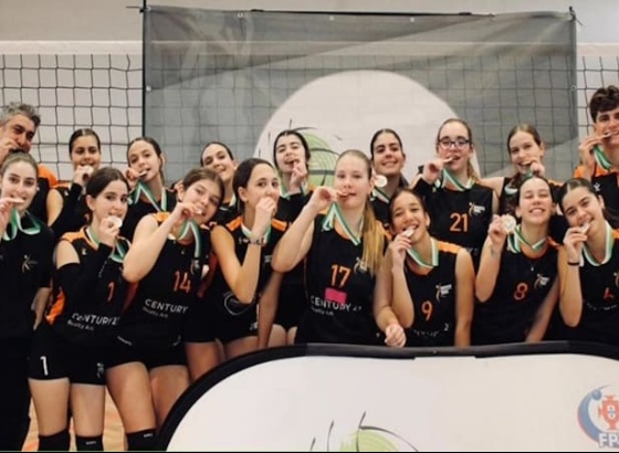 Voleibol: Equipa feminina do Atl&eacute;tico Clube de Albufeira conquista dobradinha na Ta&ccedil;a Regional do Alentejo e Algarve   