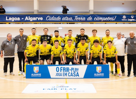 Son&acirc;mbulos FLA vence Ta&ccedil;a do Algarve de Futsal Masculino