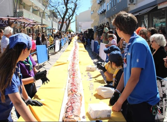 Folar Gigante em Quarteira deliciou residentes e turistas    