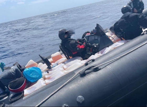 Intercetada lancha suspeita de narcotr&aacute;fico ao largo do Algarve com tr&ecirc;s detidos