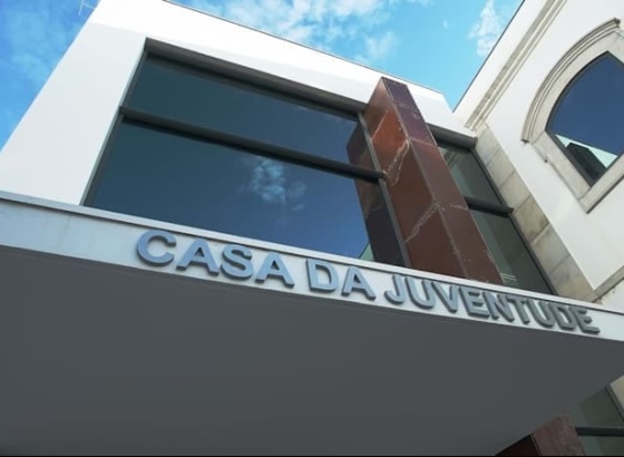 Casa da Juventude de Olh&atilde;o apresenta exposi&ccedil;&atilde;o de desenho com trabalhos de jovens talentos