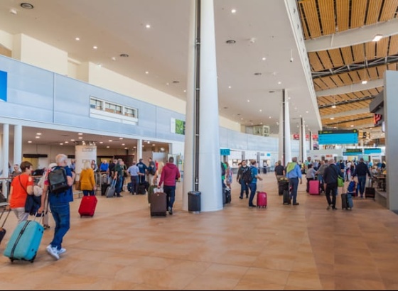 Aeroporto de Faro registou decr&eacute;scimo hom&oacute;logo entre janeiro e abril 