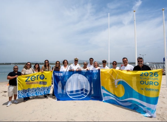 Praias do concelho de Olh&atilde;o hastearam bandeiras de qualidade e acessibilidade