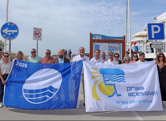 Bandeira Azul hasteada nas praias de Portim&atilde;o pelo 39&ordm; ano consecutivo 