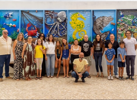 Olh&atilde;o inaugurou pain&eacute;is art&iacute;sticos criados com res&iacute;duos recolhidos na Ria Formosa 