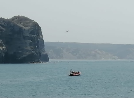 Equipas de busca procuram jovem que desapareceu em praia de Aljezur