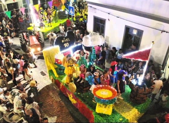 Carnaval de Ver&atilde;o anima as ruas de Moncarapacho no primeiro s&aacute;bado de agosto