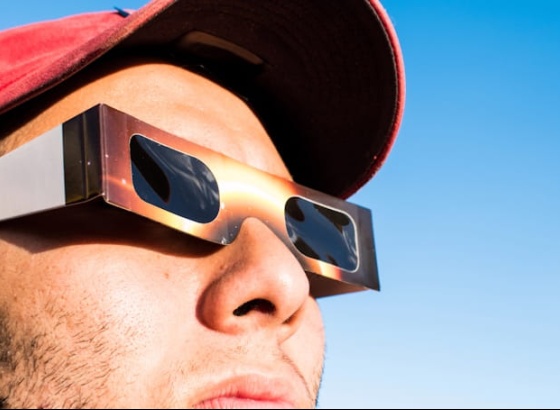 Recomenda&ccedil;&otilde;es para uma observa&ccedil;&atilde;o segura do eclipse solar
