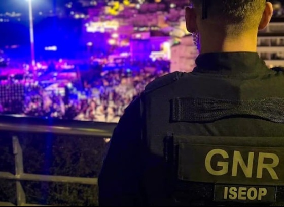 GNR det&eacute;m tr&ecirc;s homens por roubo de telem&oacute;vel por estic&atilde;o em Albufeira
