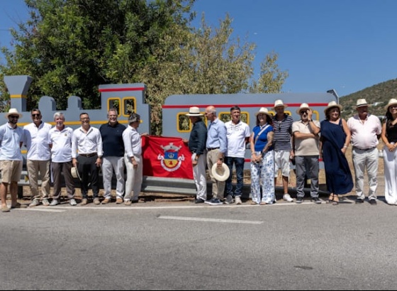 Inaugurada escultura que evoca chegada do primeiro comboio a Loul&eacute;
