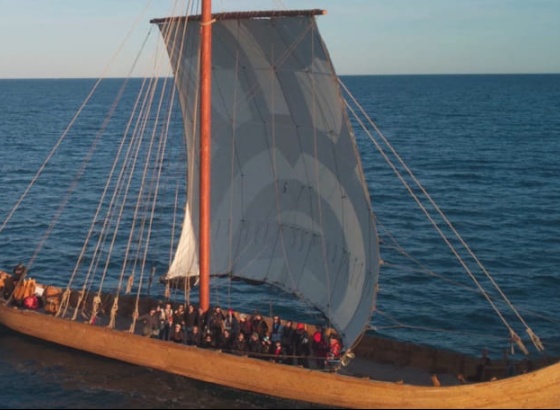 Embarca&ccedil;&atilde;o inspirada nos tradicionais navios vikings inicia viagem em Vila Real de Santo Ant&oacute;nio