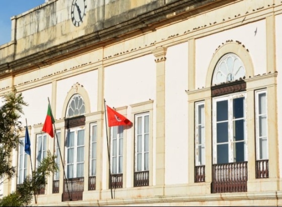 Munic&iacute;pio de Silves recruta para &aacute;reas de pedreiro e desenhador