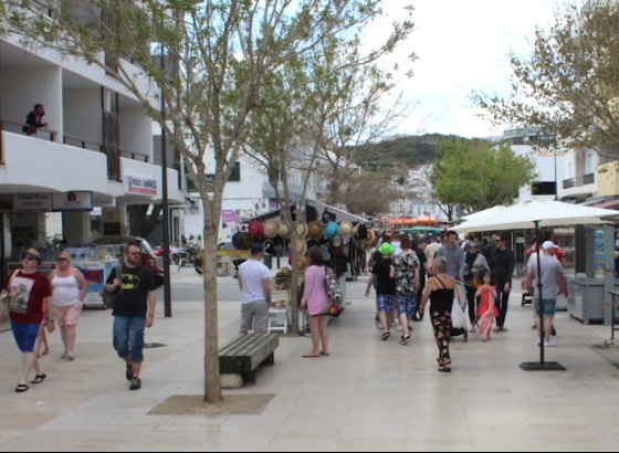 PSD defende novo modelo tur&iacute;stico para Albufeira ap&oacute;s atropelamento na Oura