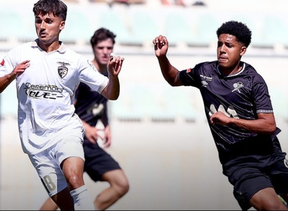 II Liga: Leix&otilde;es vence em Portim&atilde;o com &lsquo;bis&rsquo; de Bryan R&oacute;chez