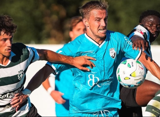 Farense sofre derrota frente ao Sporting B j&aacute; nos descontos