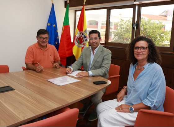 Munic&iacute;pio de Albufeira e APEXA refor&ccedil;am parceria para ajudar quem mais precisa