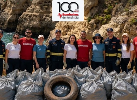 Teia D'Impulsos e Bombeiros de Portim&atilde;o promovem a&ccedil;&atilde;o de limpeza na Mata de Jo&atilde;o d'Arens