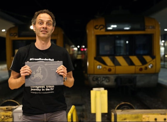 Jon Worth realizou a mais longa viagem de comboio da Uni&atilde;o Europeia que terminou em Lagos