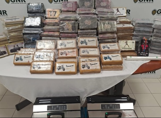 GNR apreende coca&iacute;na suficiente para 1,5 milh&otilde;es de doses em Loul&eacute;
