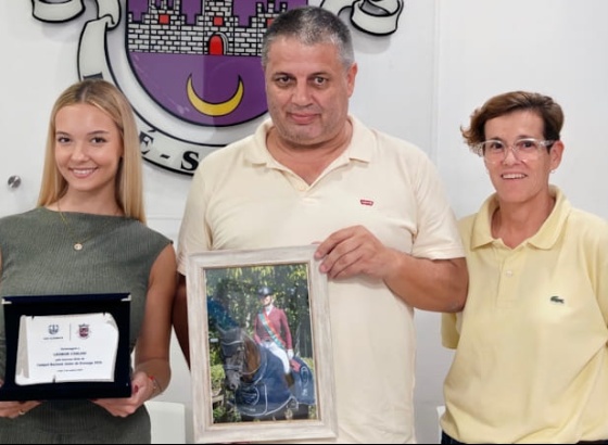 Leonor Coelho recebe voto de louvor em Loul&eacute; ap&oacute;s conquistar t&iacute;tulo nacional de Dressage